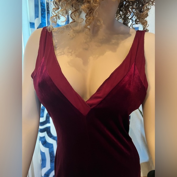 Signature Studio Red Velvet Dress Size L NWT - Picture 3 of 12